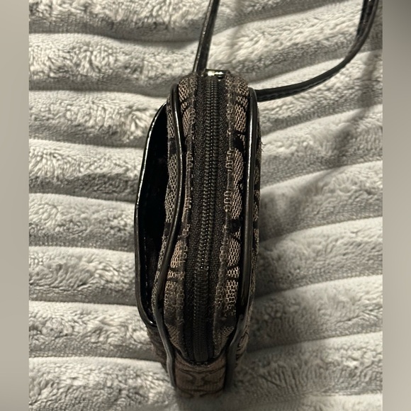 Coach Vintage Signature Monogram Wristlet - Picture 10 of 16